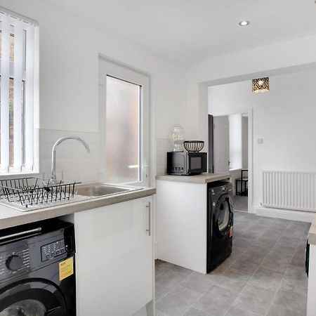 Stunning 4-Bedroom, 2 Bathrooms In Sunderland Sunderland  Extérieur photo