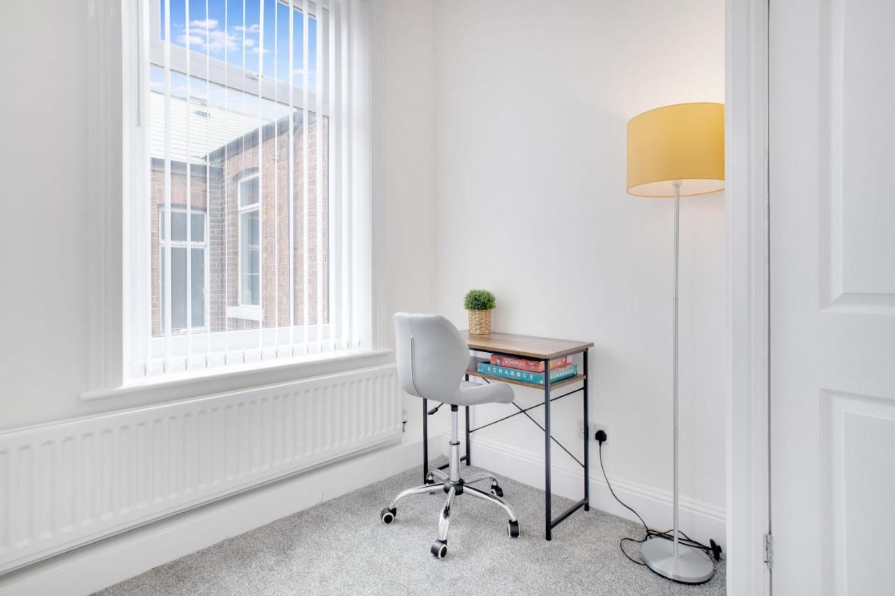Stunning 4-Bedroom, 2 Bathrooms In Sunderland Sunderland  Extérieur photo
