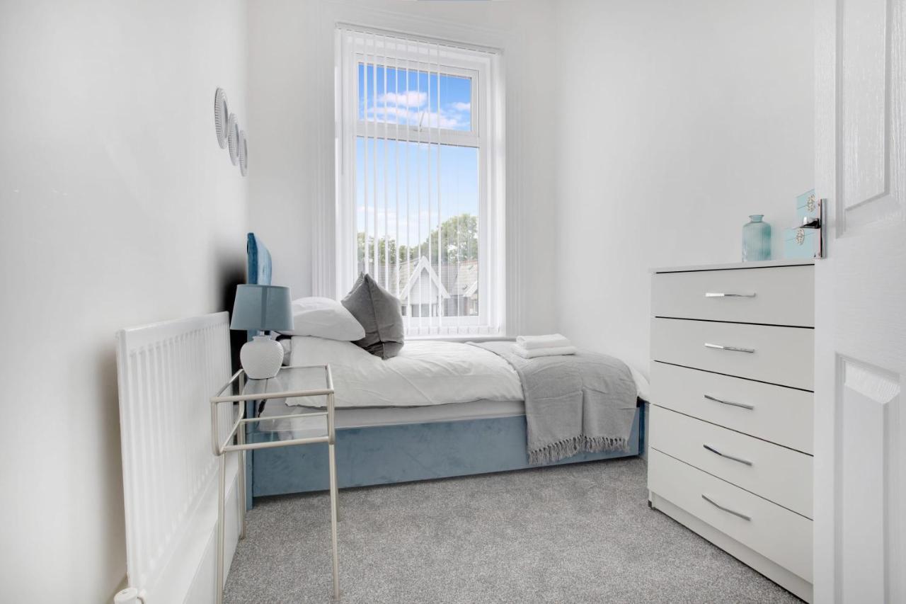 Stunning 4-Bedroom, 2 Bathrooms In Sunderland Sunderland  Extérieur photo