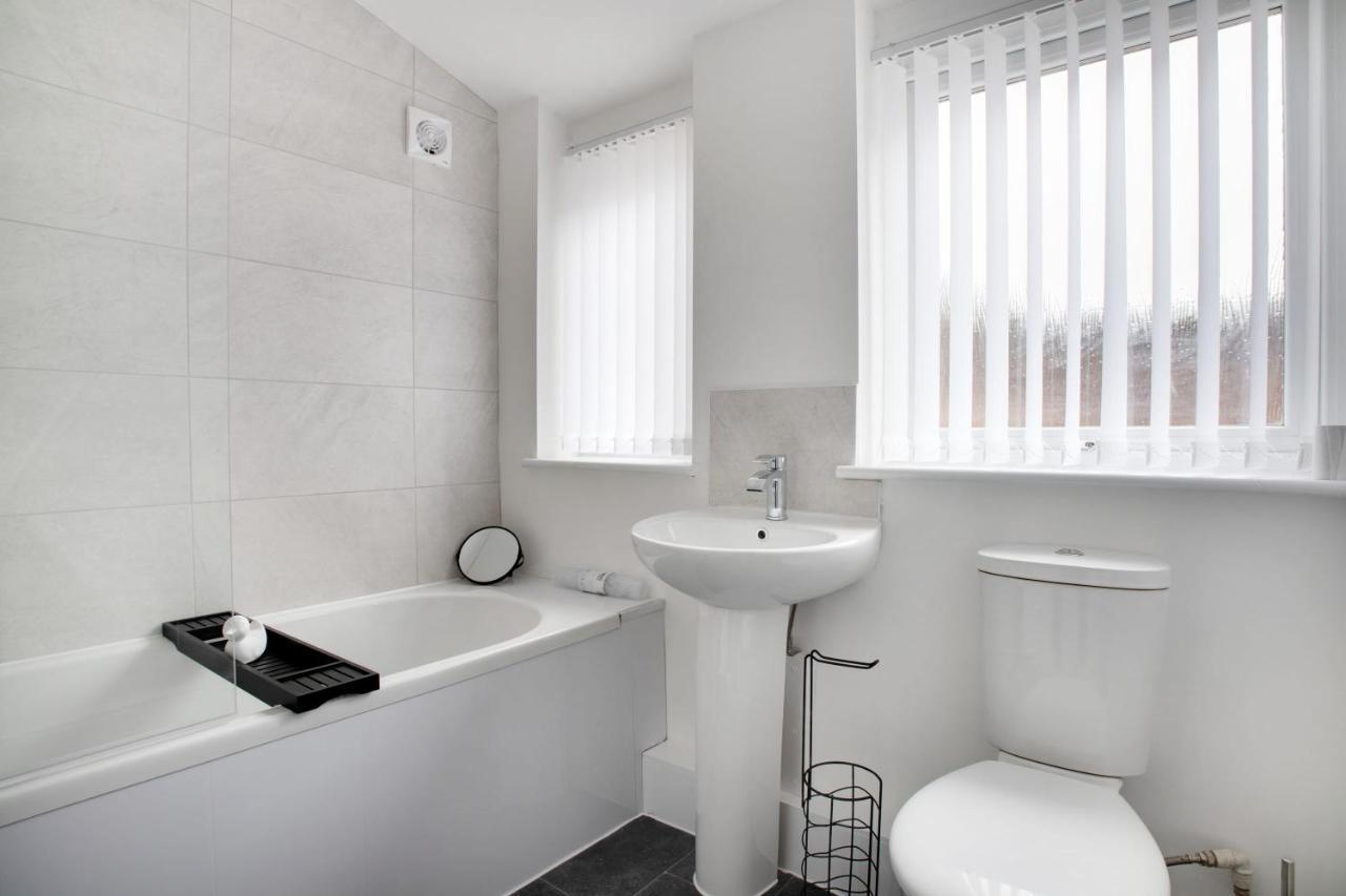 Stunning 4-Bedroom, 2 Bathrooms In Sunderland Sunderland  Extérieur photo